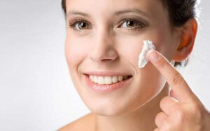 Kem nám là gì, sử dụng kem nám liệu có hiệu quả?