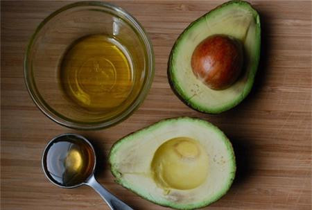 Bất ngờ với cách trị nám từ quả bơ cho các nàng