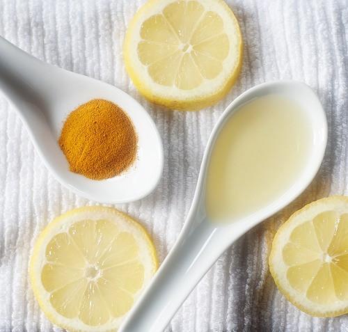 Mặt nạ trị nám với chanh và nghệ