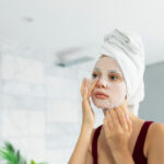 Mặt nạ dưỡng cho da mụn: Nên chọn và dùng như thế nào?