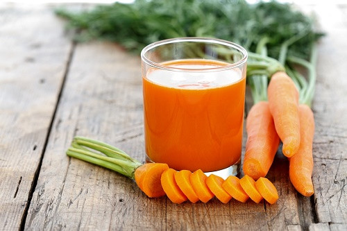 Nước ép cà rốt trị nám