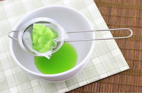 Nước ép đu đủ xanh trị nám