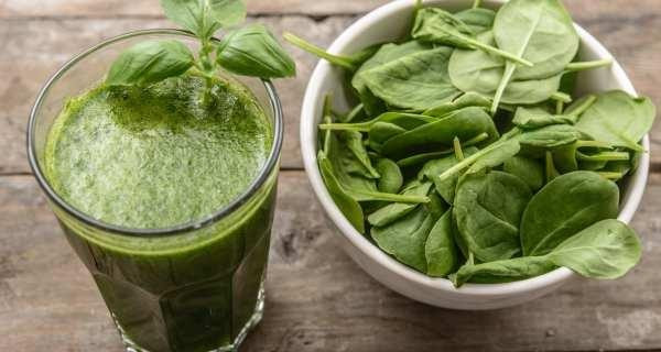 Nước ép rau ngót trị nám da